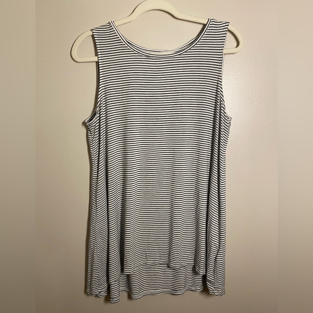 Amazon Essentials Striped Black and White Tunic Tank Top Medium
